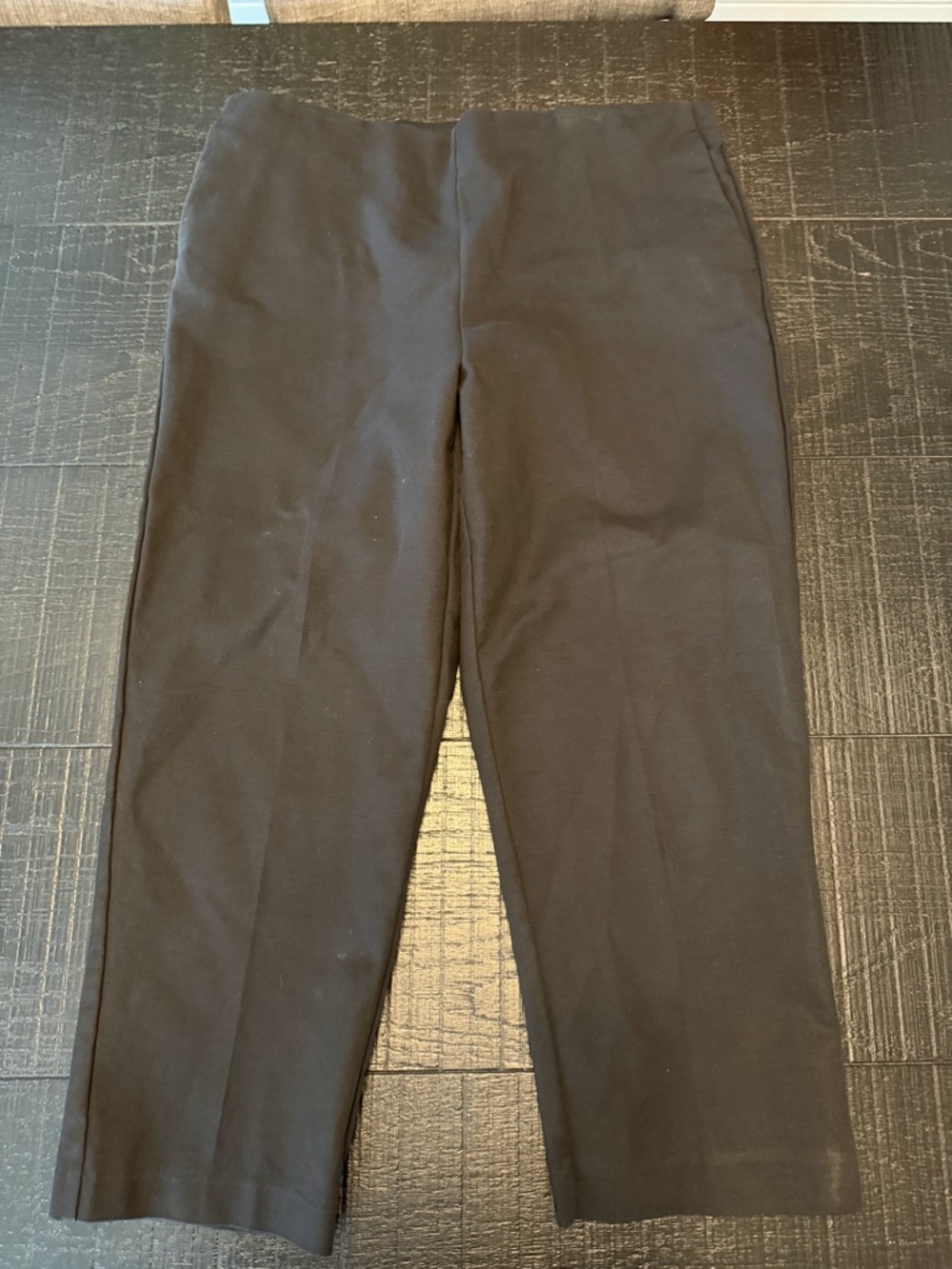 Classic Black Capri Pants for Women - Comfortable Everyday Fit